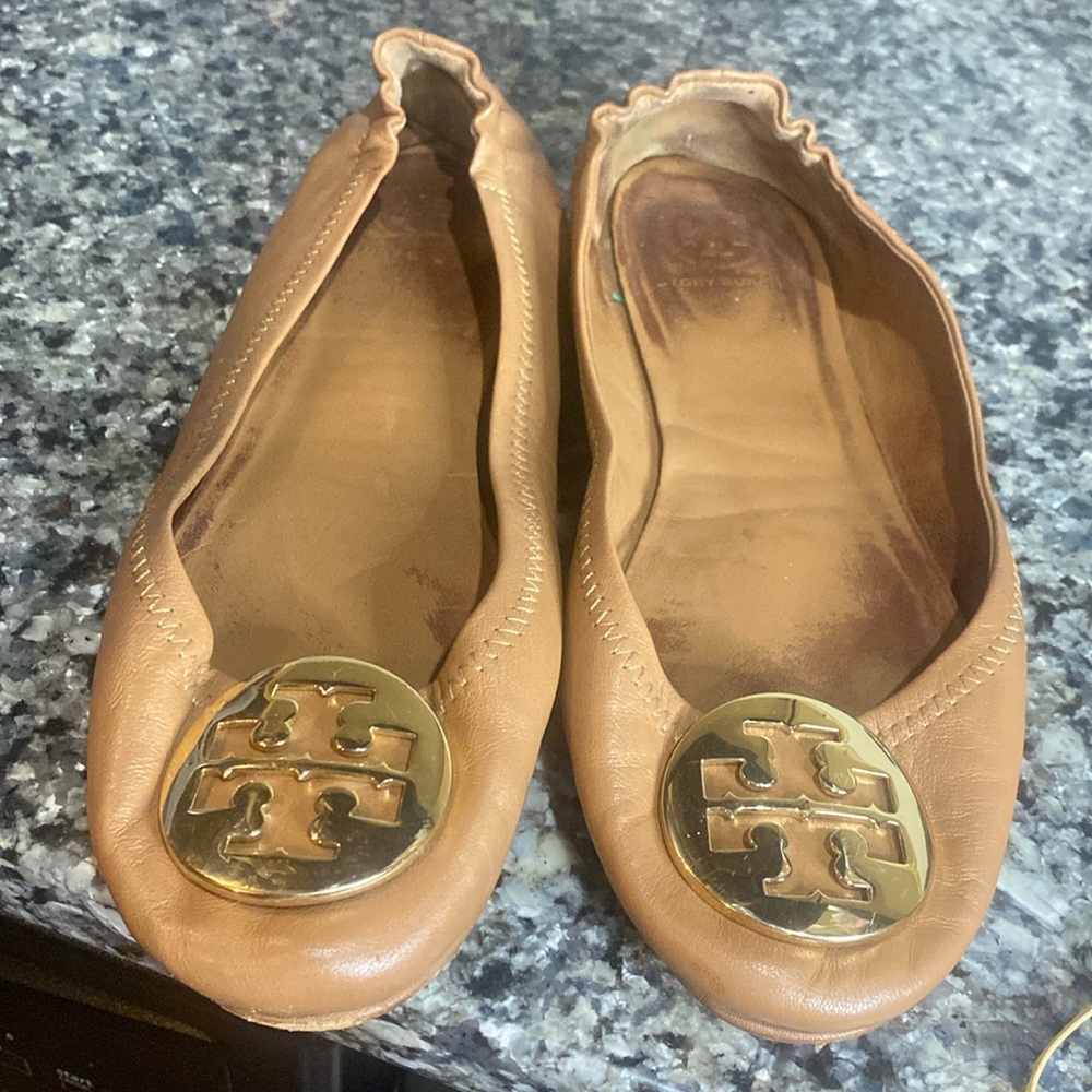 TORY BURCh Logo Ballet Flats Sz 8
